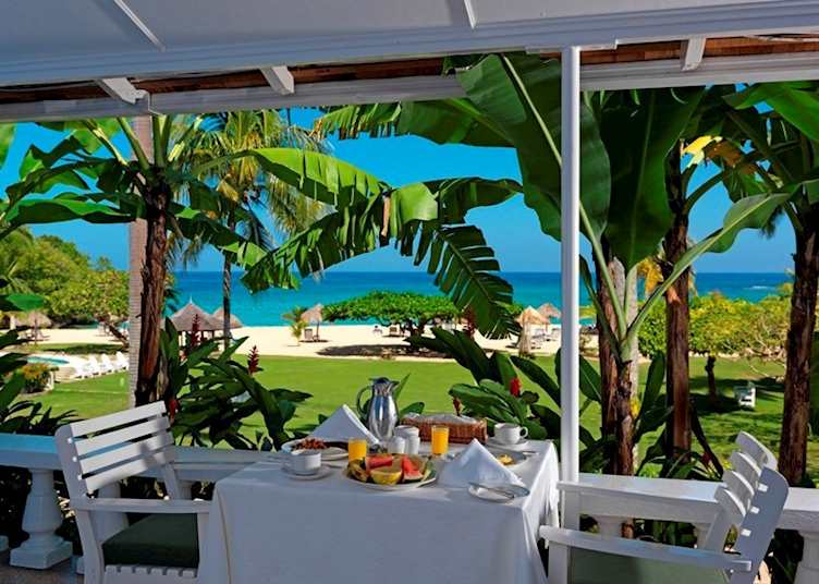 Deluxe Verandah Suite Room Service, Jamaica Inn 