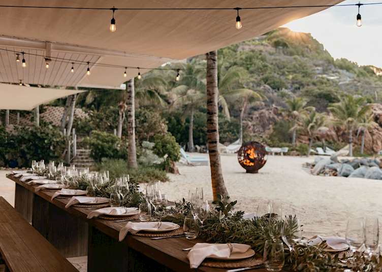 The Cove dining, The Branson Beach Estate