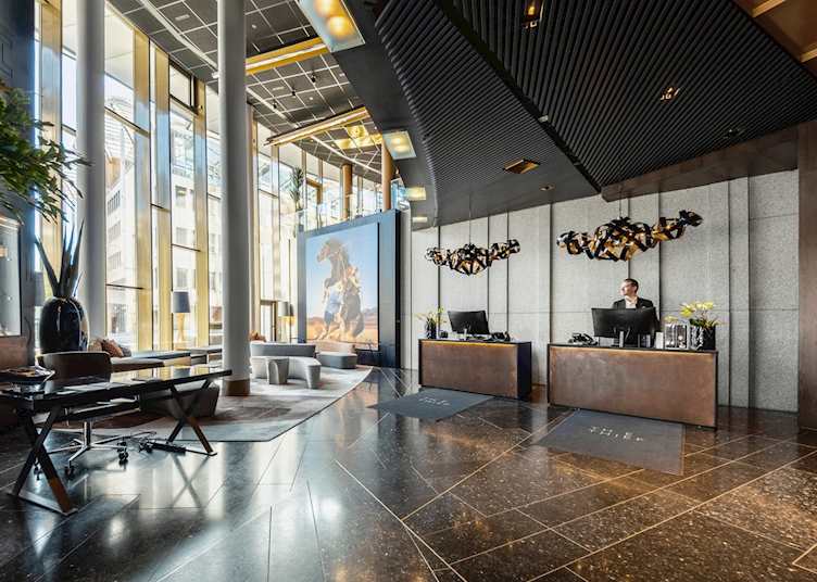 Lobby, The Thief