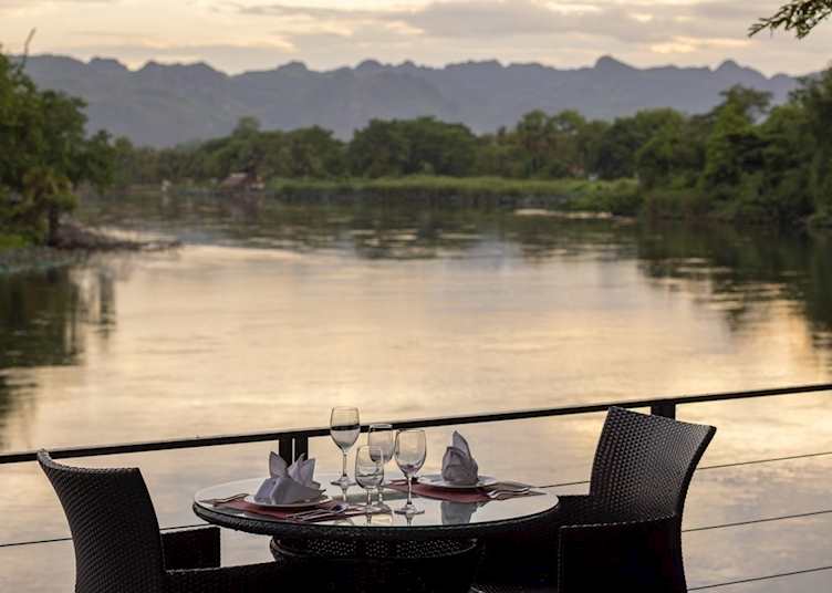 Terrace Bar, U Inchantree Kanchanaburi