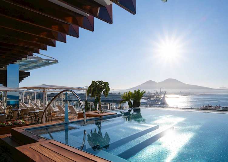 Romeo Napoli - Pool - Italy