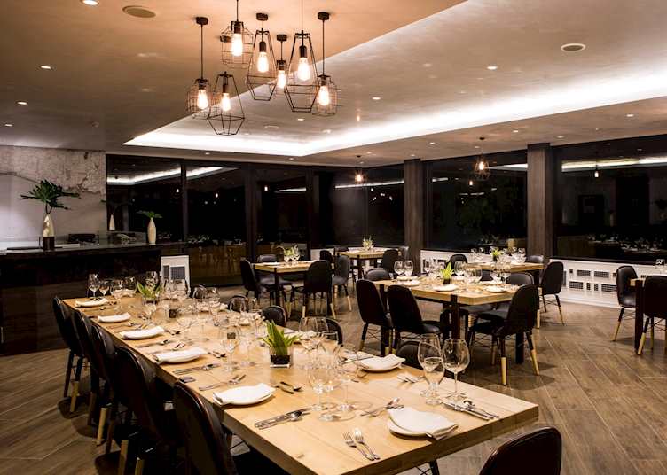 Tomar Tapas X Bar, Amorita Resort