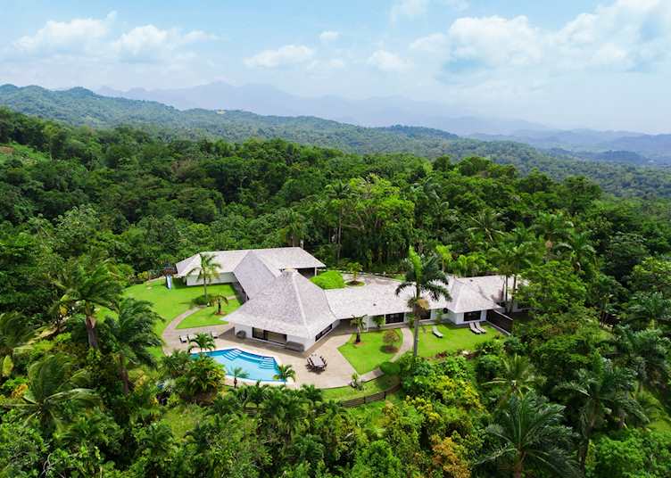 Villa aerial view, Geejam Hotel