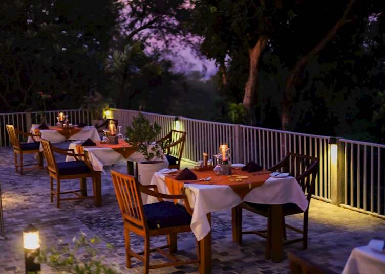 Outdoor dining at night, Lake Lodge Boutique Hotel