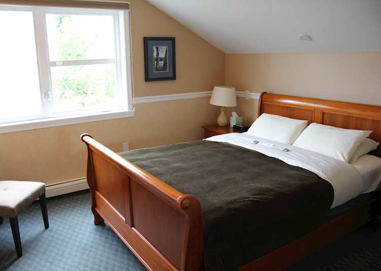 Copper Whale Inn, Anchorage