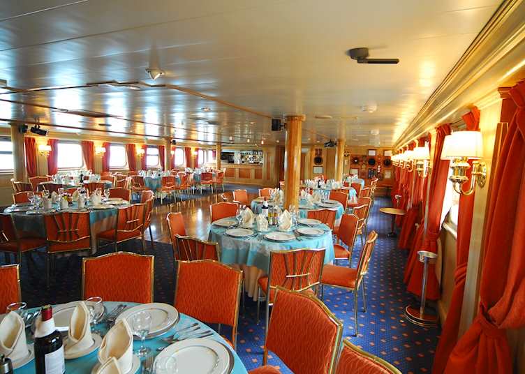 Dinning Room onboard the Skorpios III