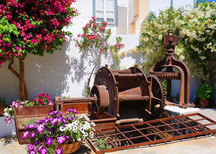 Antique machinery, Hydra