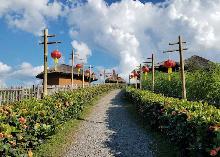 Small pathway in Pai