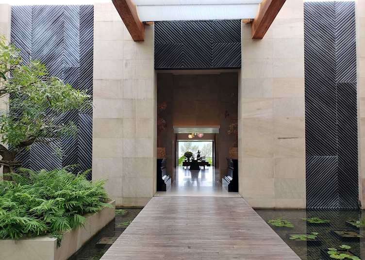 Rosewood Phuket lobby