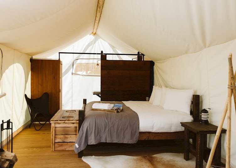 Deluxe tent 