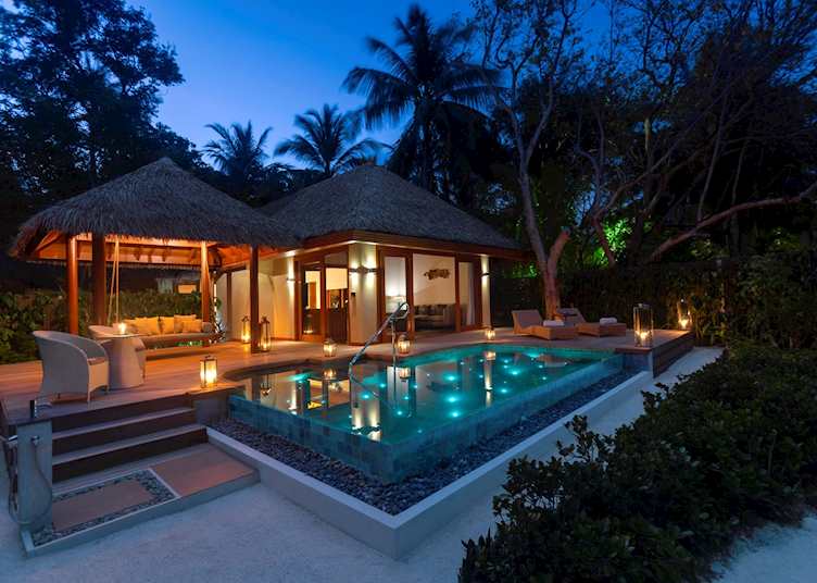 Baros Maldives, Maldive Island