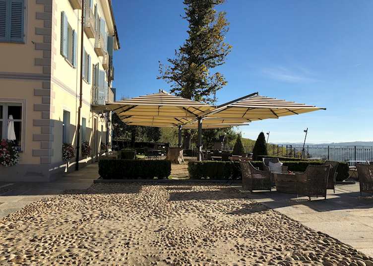 Villa Tiboldi, Langhe