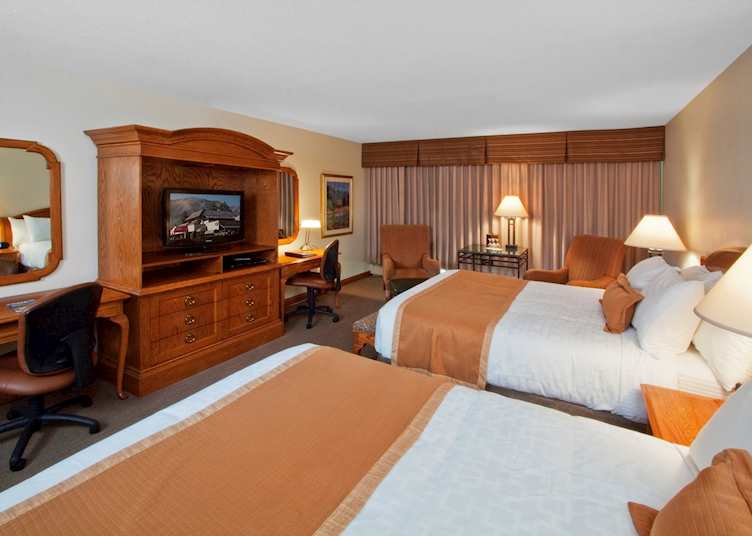 Standard room at Jasper Inn & Suites (formerly Best Western Jasper Inn & Suites), Jasper 
