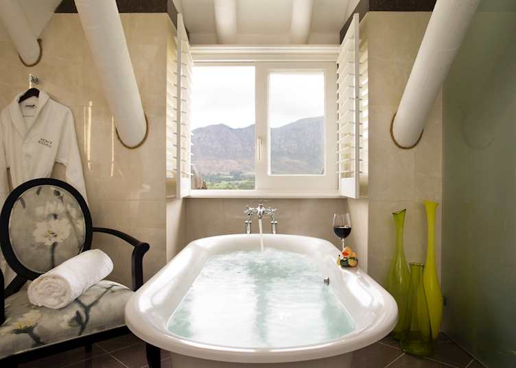 Bathroom in the Pinotage Suite, Mont Rochelle