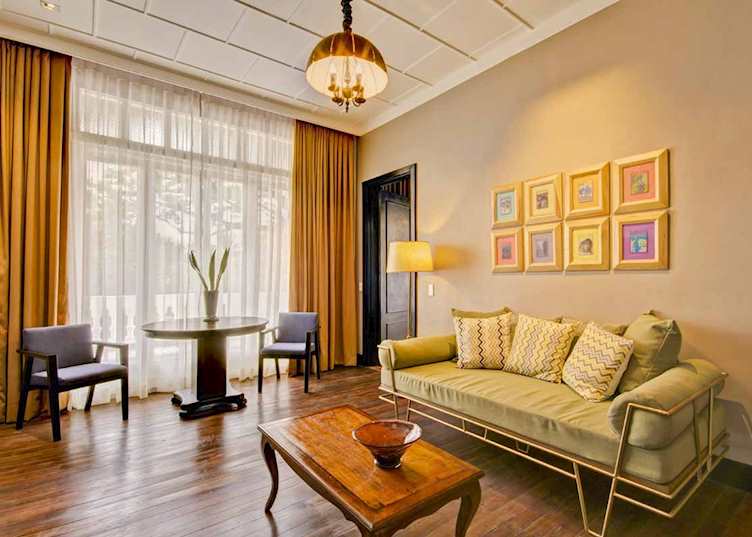 Living area in Owner's suite