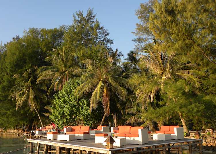 Sunset Lounge, Kura Kura Resort, Pulau Menyawakan