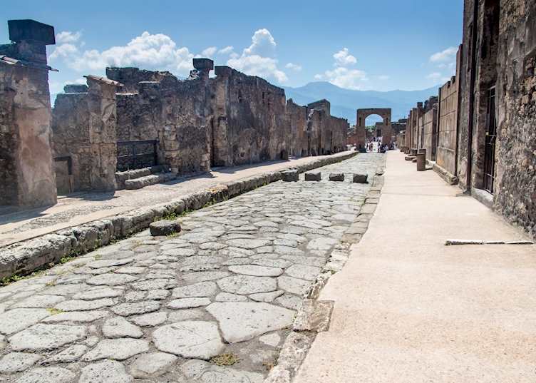 Cobbled street and ruins, Pompeii