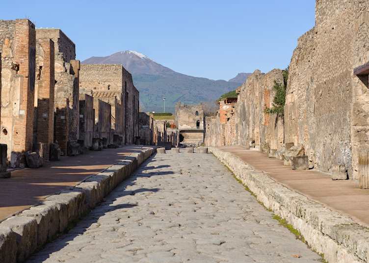 Pompeii street