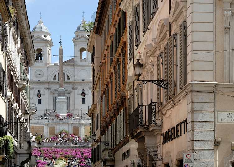 Crossing Condotti, Rome