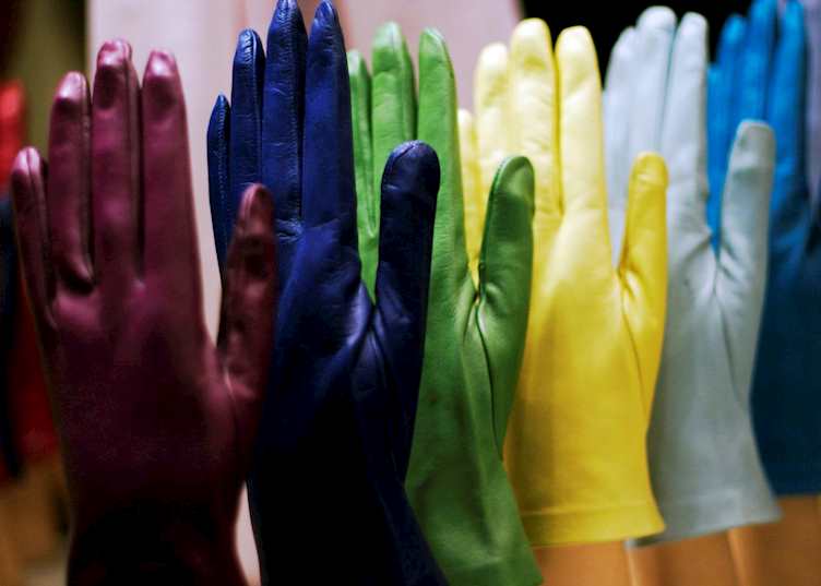 Leather gloves