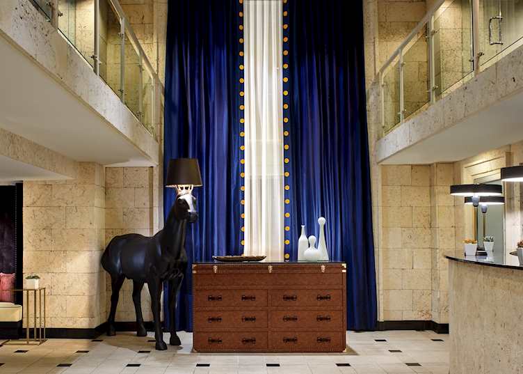 Kimpton Hotel George lobby 