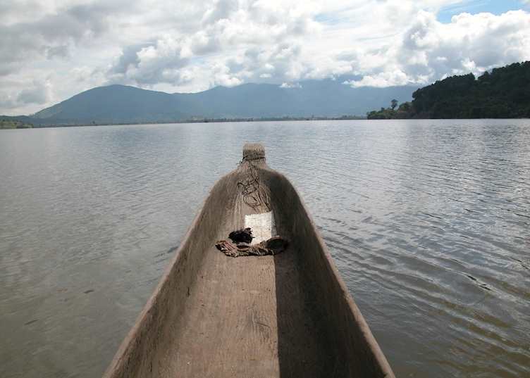 Boat on Lak Lake