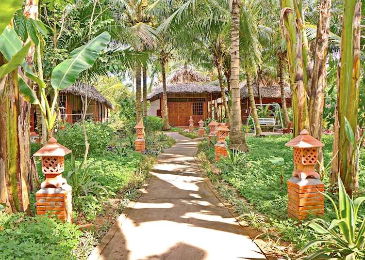 Coco Riverside Lodge
