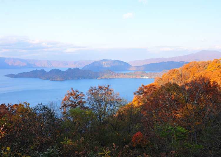 Exploring Lake Towada and the Oirase River, Towadako