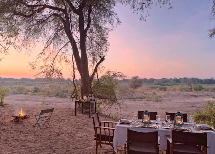 Outdoor dining, Kichaka