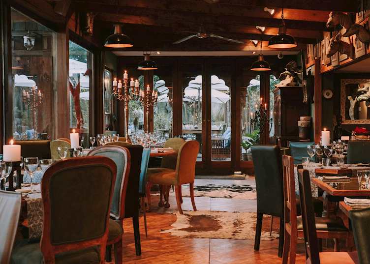Emily Moon River Lodge. Emily's Restaurant