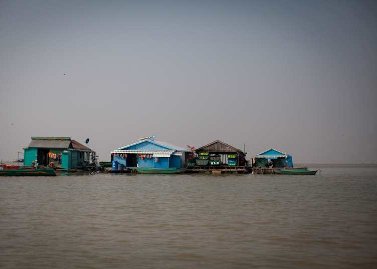 Tonle Sap floating houses