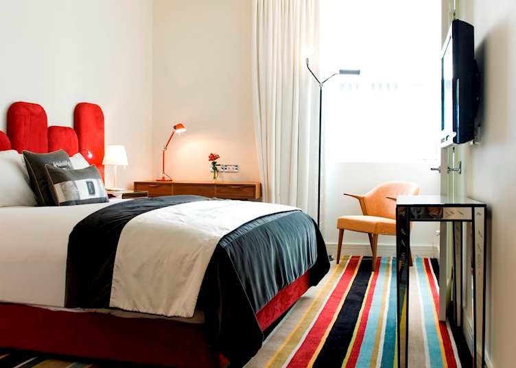 Hotel DeBrett, Auckland