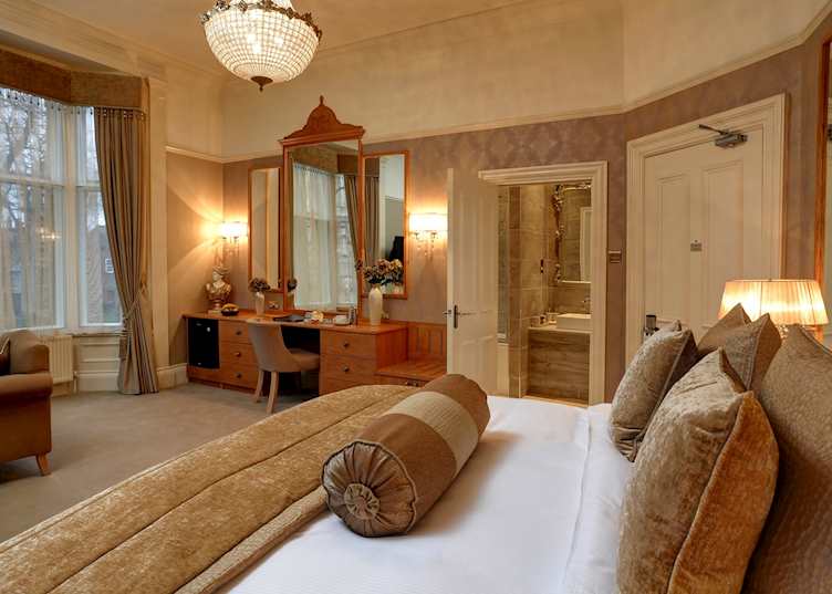 Best Western Plus Dean Court, York