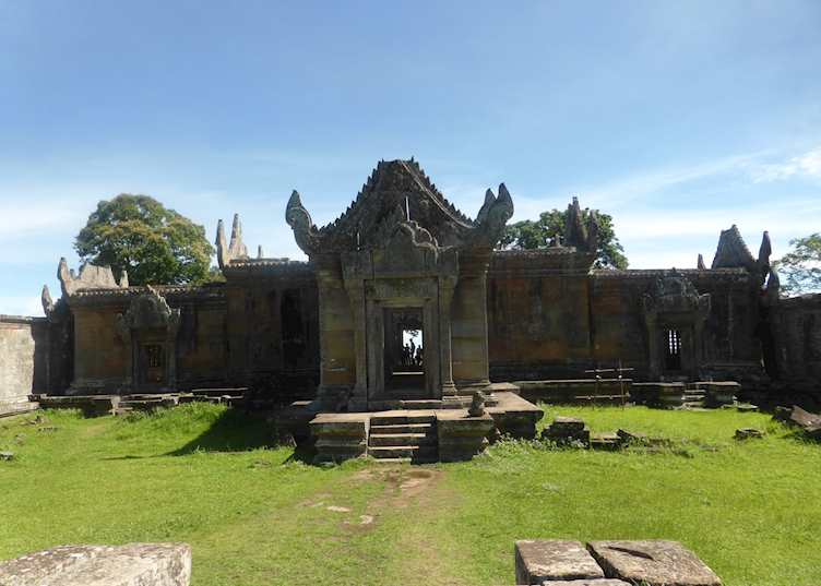 Exploring Preah Vihear temple