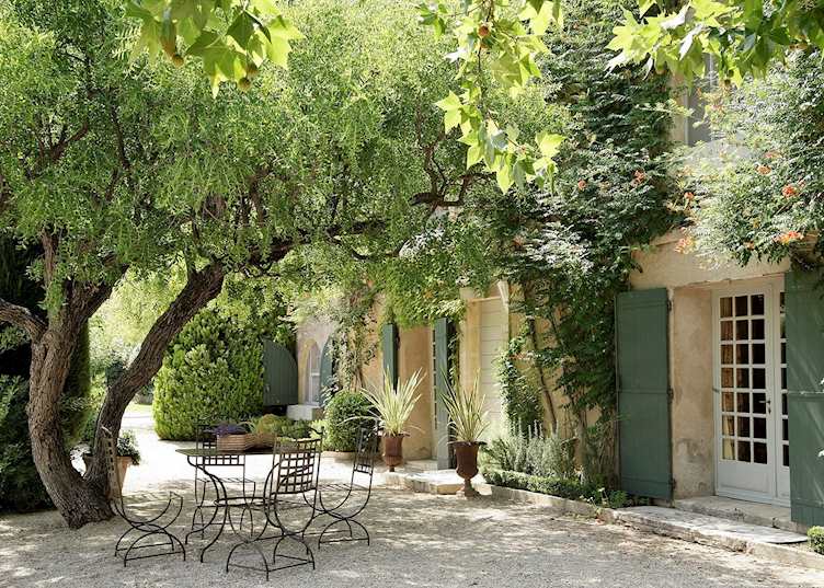 Baumanière Les Baux-de-Provence, Les Baux-de-Provence