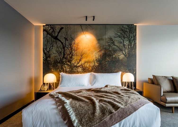 Superior Waterfront Room