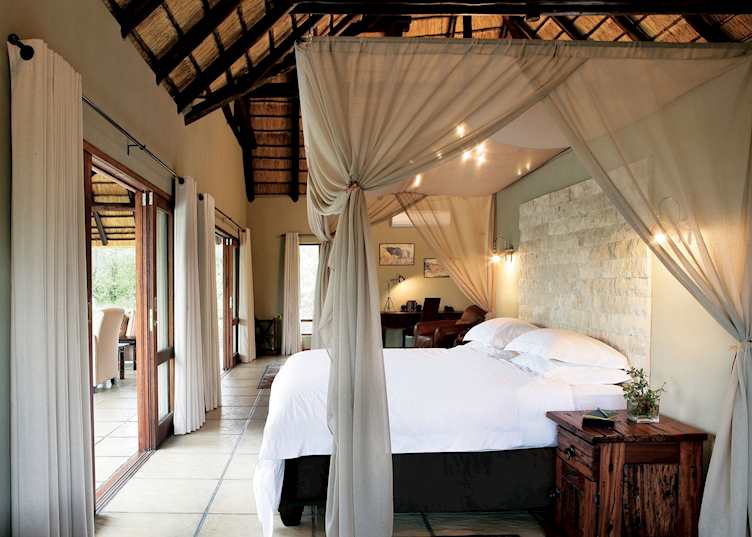 Bush-facing luxury room, Arathusa Safari Lodge