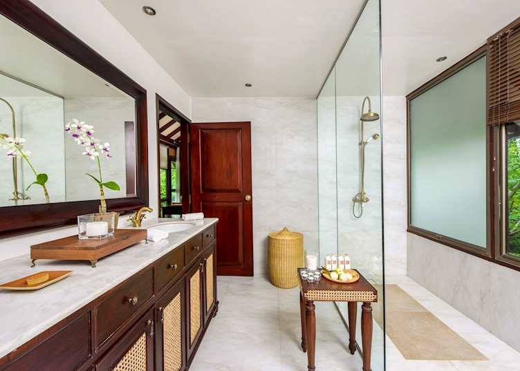 Ulagalla Villa bathroom