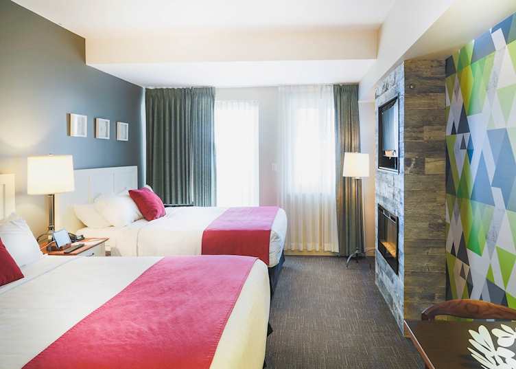Two bed guest room, Summit Lodge, Whistler