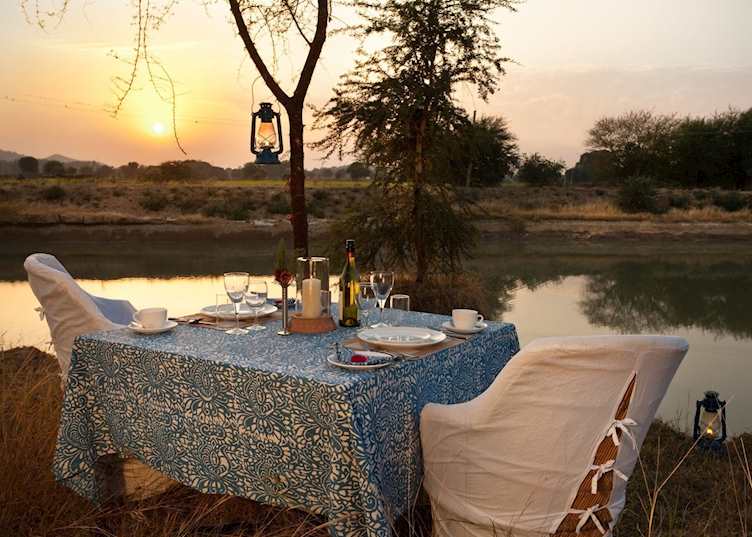 Khem Villas lake dinner