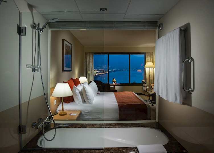 Club sea view room, Crowne Plaza, Muscat