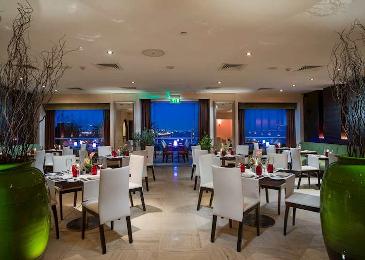 Crowne Plaza, Muscat