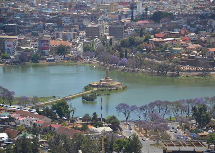 Spring colours at Lac Anosy, Antananarivo