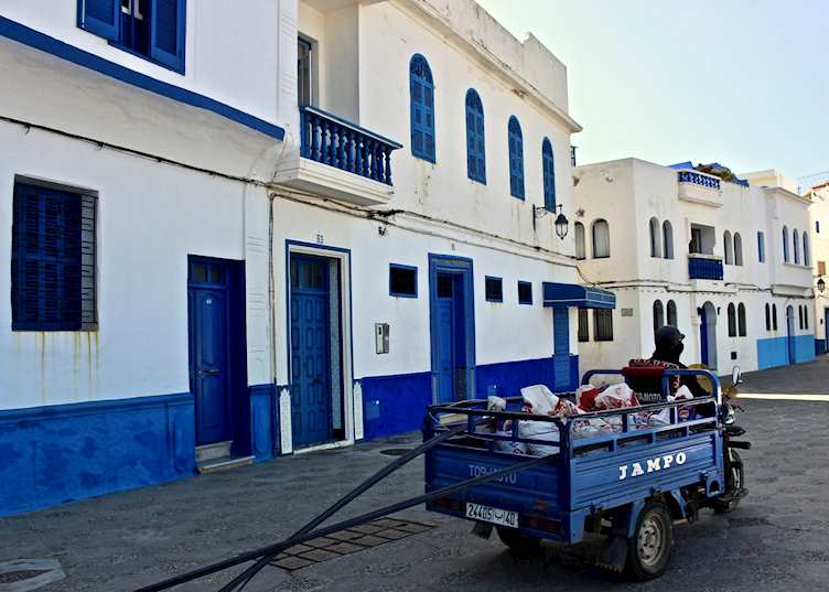 Driver on the streets of Asilah