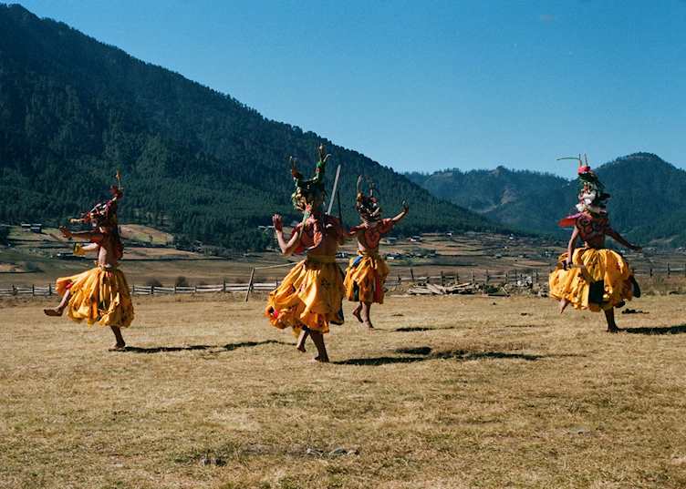 Local dance arranged by Gangtey Lodge