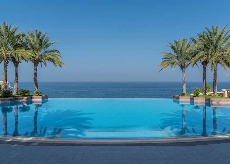 Infinity pool, Shangri-La Al Husn Resort & Spa, Muscat