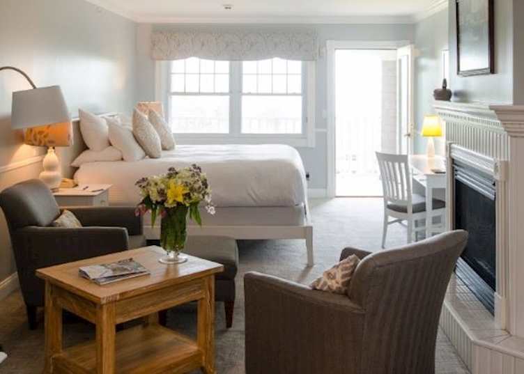 Hilltop Deluxe room