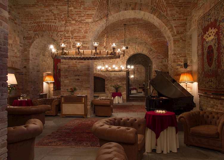 Castello Di Guarene, Langhe