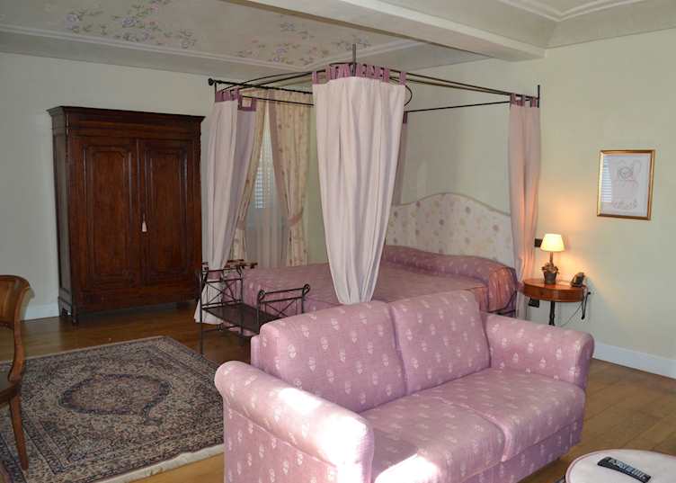 Villa Tiboldi, Langhe
