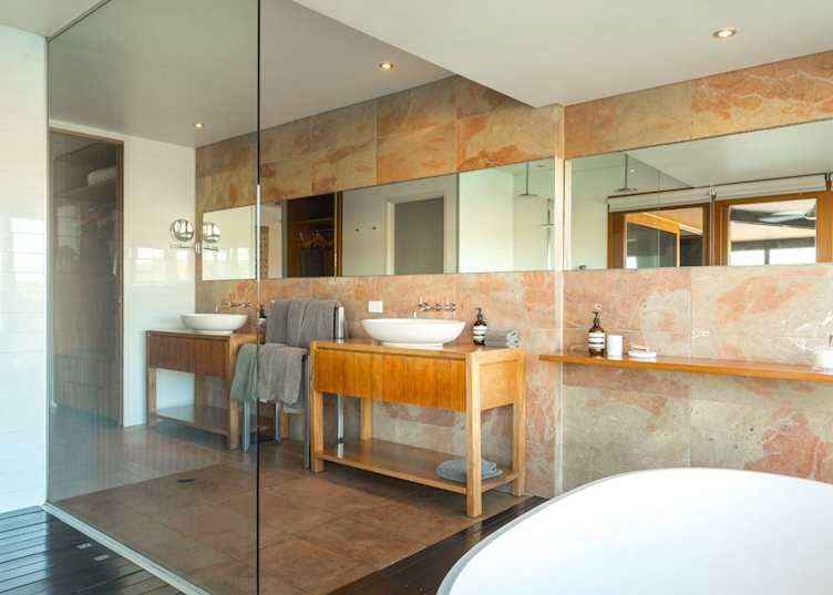 Chamberlain Suite bathroom, El Questro